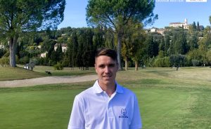 Tony Perrera, l’Intendant Adjoint du Golf de la Grande Bastide, honore le Golf Français à la Ryder Cup - Open Golf Club